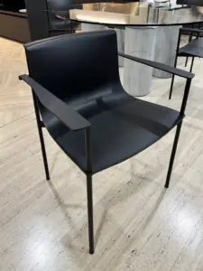 Poltroncina Ombra nero Misuraemme in saldo