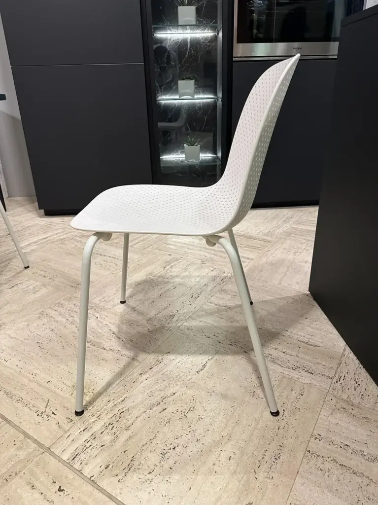 Sedia 13eighty color Bianco Hay vista frontale in saldo