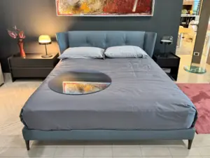 letto bretagne pelle azzurro poltrona frau in saldo