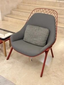 poltrona gran kobi alias design acciaio rosso tessuto in sconto