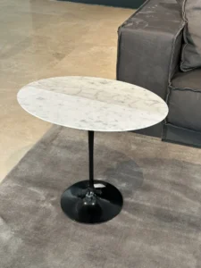 tavolino ovale saarinen 161 knoll marmo bianco in sconto