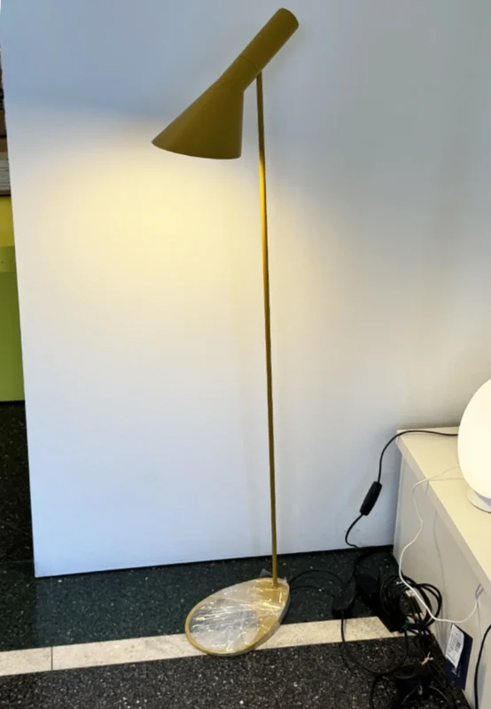 lampada da terra aj louis poulsen giallo al miglior prezzo